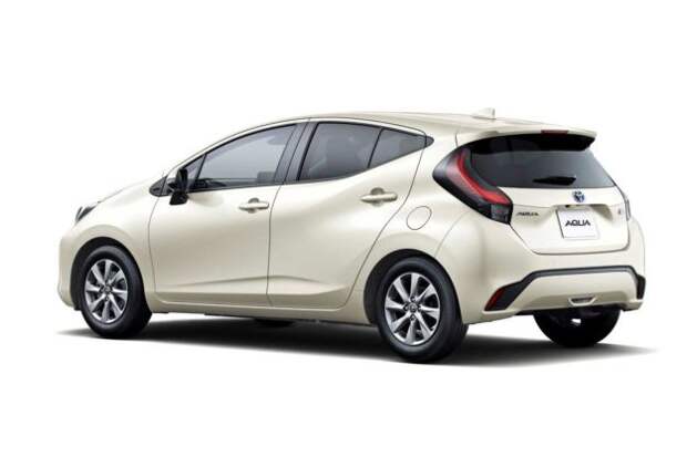 Toyota-Aqua-Hybrid-Япония-2021-Proauto-05
