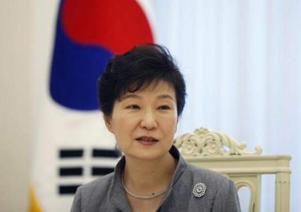 South Korean President Park Geun-hye speaks during an interview with Reuters at the Presidential Blue House in Seoul September 16, 2014. REUTERS-Kim Hong-Ji (
