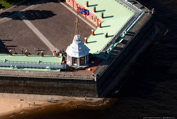 Флажная башня и Невская панорама Флажная башня и Невская панорама