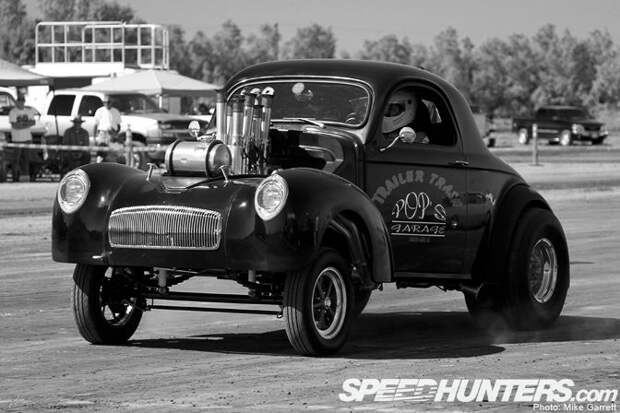 Hot-rod гонки на заброшенном аэродроме в Калифорнии (60 фото)