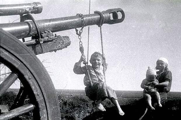 черно-белая детская фотография 