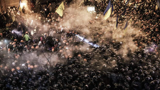 Разгон митингующих на Майдане. Архивное фото
