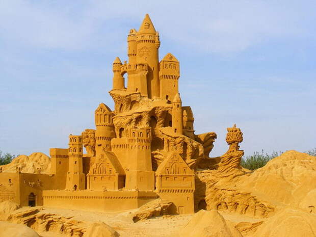 Скульптуры из песка: подборка лучших работ и интересные факты