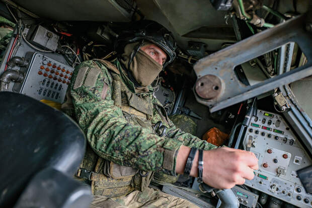 "РВ": ВС РФ в рамках массированного удара выпустили дроны и ракеты по Украине