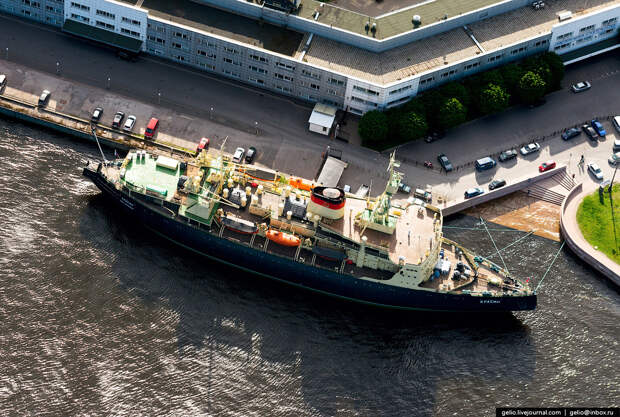 Арктический ледокол «Красин», с 1980-х годов — судно-музей. Арктический ледокол «Красин», с 1980-х годов — судно-музей.