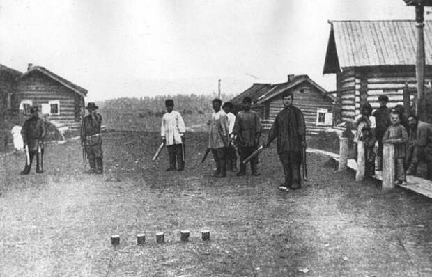 16. Игра в "городки" 100 лет назад, россия, фото