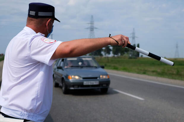 В Ростовской области пьяный водитель попытался подорвать инспекторов ДПС гранатой