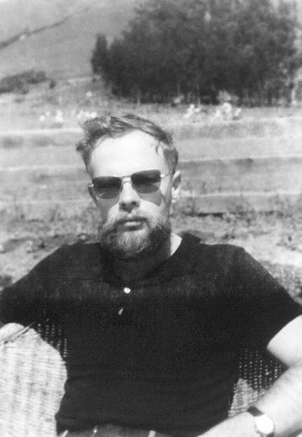 https://i.pinimg.com/736x/0b/13/c7/0b13c72f17cf1b007fc9223577e8a0b5--philip-dick-story-writer.jpg