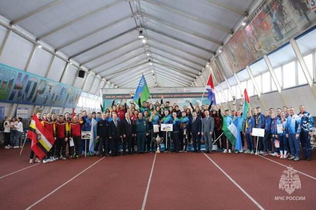 Кубок МЧС России на всероссийских соревнованиях завоевала команда Ханты-Мансийского автономного округа — Югры
