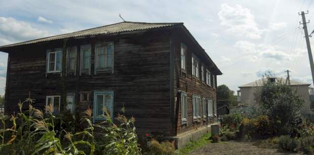 Пожилые жильцы аварийного дома в Затоне не могут купить квартиру на мизерную компенсацию