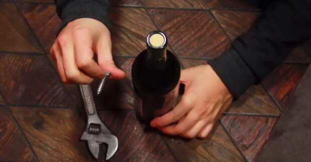7 способов открыть бутылку вина без штопора