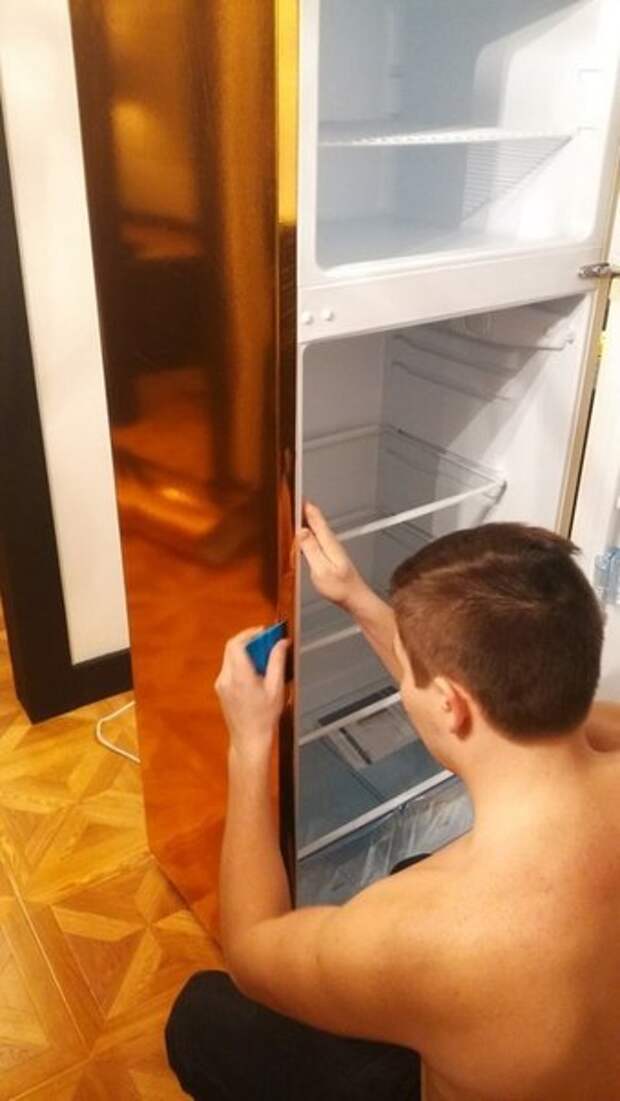 Делаем из старого холодильника новый! (клейкая пленка)