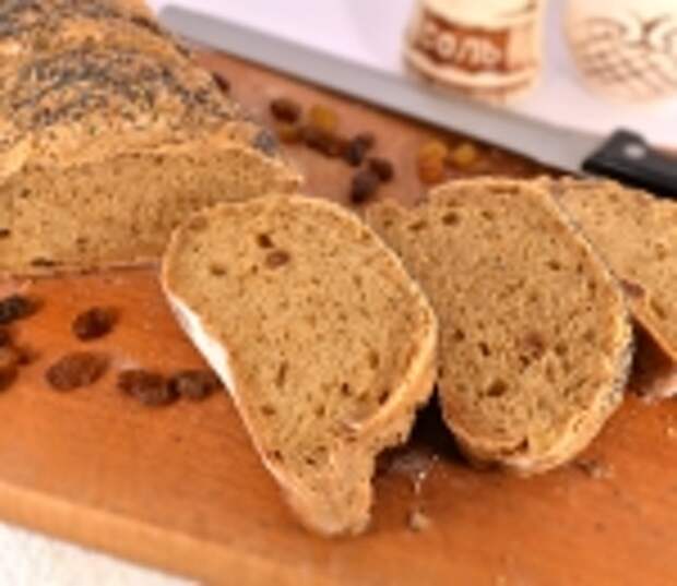Пшенично-ржаной батон с изюмом