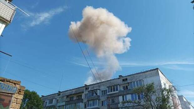 Жители Крыма говорят о взрывах возле авиабазы ВИДЕО