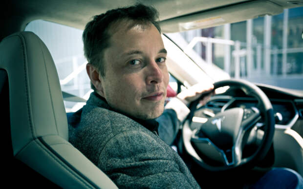 Глава Tesla предрек конец эпохи водителей
