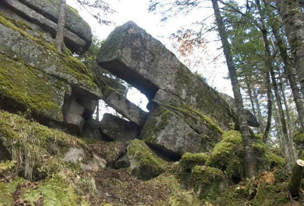 Самые известные мегалиты России (50 фото)