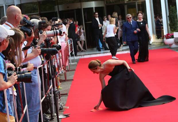 Актриса Виктория Исакова.