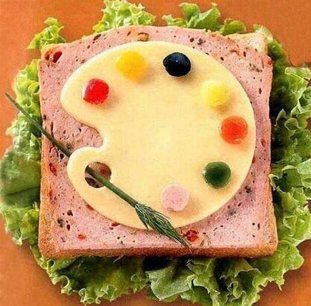 Бутерброд художницы