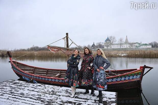 Поехали в Суздаль: звезды приобщились к настоящей русской культуре.