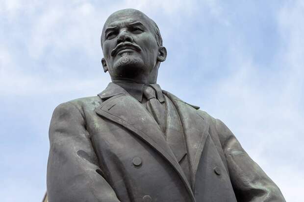 Общественники Новочеркасска потребовали вернуть памятник Ленину