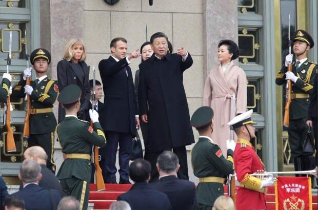 Си Цзиньпин и Макрон. Фото из откр. источников