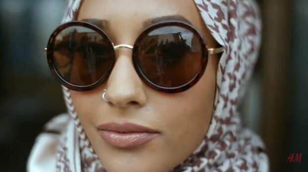 H&M впервые снял рекламу с моделью в хиджабе