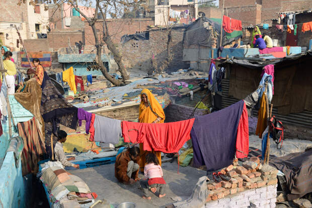 Российский тревел-блогер описал грязь на улицах Дели фразой «нет конца и края»