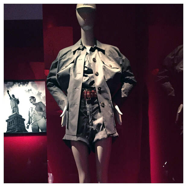Jacket-Society-MET-Exhibit-China-Through-The-Looking-Glass (12)
