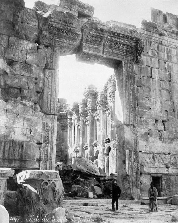 Behind-The-Historical-Photos5
