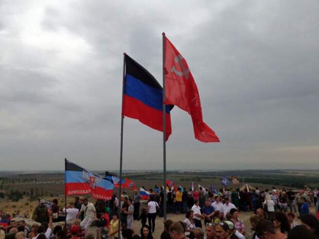 День освобождения Донбасса. То солнце, то дождь над священной высотой