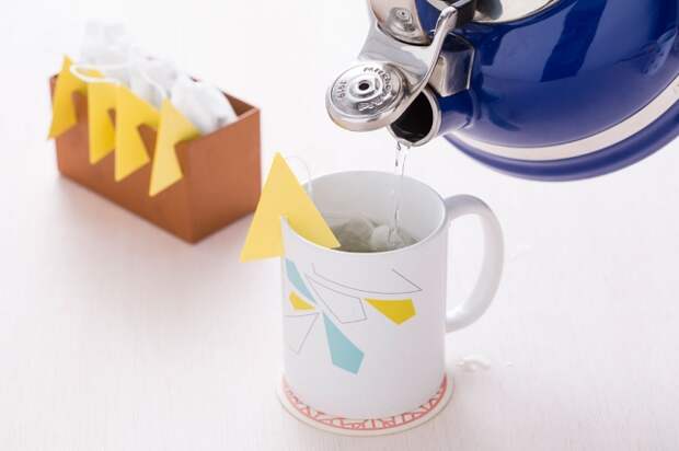 Pouring-tea-water1