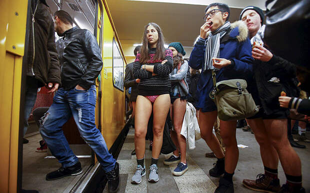 Во всем мире прошла акция “В метро без штанов”