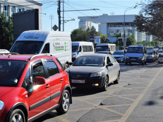 Транспортный коллапс в Краснодаре: можно ли избежать катастрофы