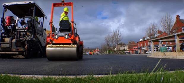 Шотландская компания делает дорожное покрытие из пластиковых отходов