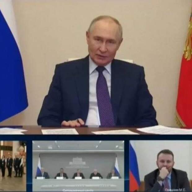 Владимир Путин запустил первый беспилотный КАМАЗ по трассе М-12