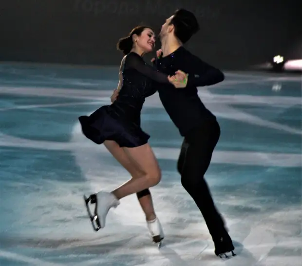 Ледовое шоу "Влюбленные в фигурное катание"