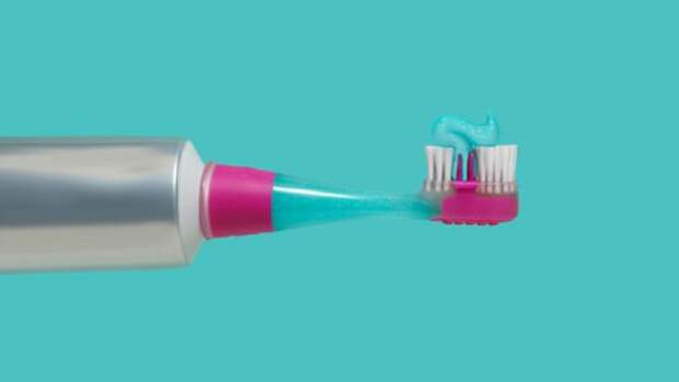 This-toothbrush-that-screws-onto-the-toothpaste-tube