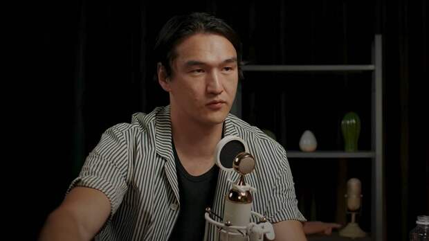 Комик Сабуров заявил, что планирует вернуться в Россию