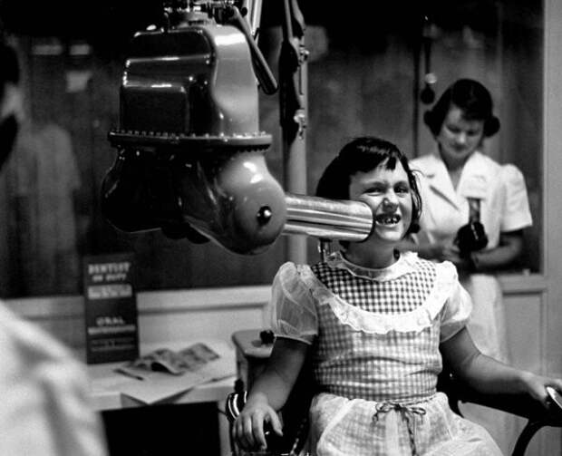 Аппарат для рентгена на выставке стоматологической ассоциации, Калифорния, 1953 первые, ренген, фото