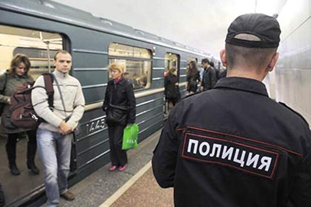 СМИ сообщили о задержании в московском метро мигрантов со следами взрывчатки СМИ сообщили о задержании в московском метро мигрантов со следами взрывчатки