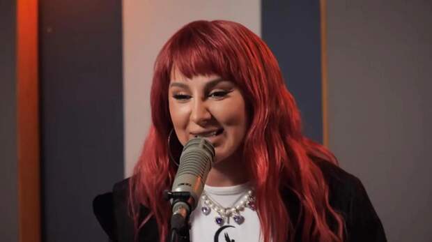 Анна Асти назвала причину отъезда из России