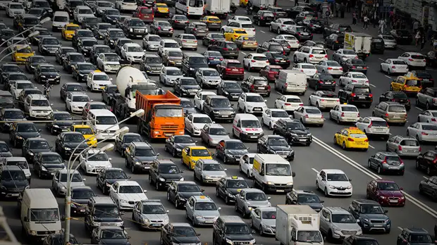 Росстат оценил данные по автопрому за первые полгода