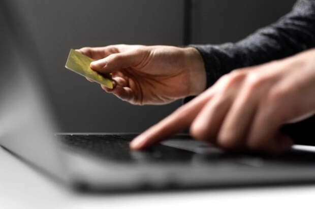 Доцент Щербаченко назвал фразы, по которым можно распознать мошенников