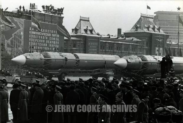 parade-with-two-missiles