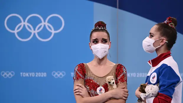 Оценки Авериных, бегство Тимановской и конфликт Губерниева с Бузовой: главные спортивные скандалы 2021 года