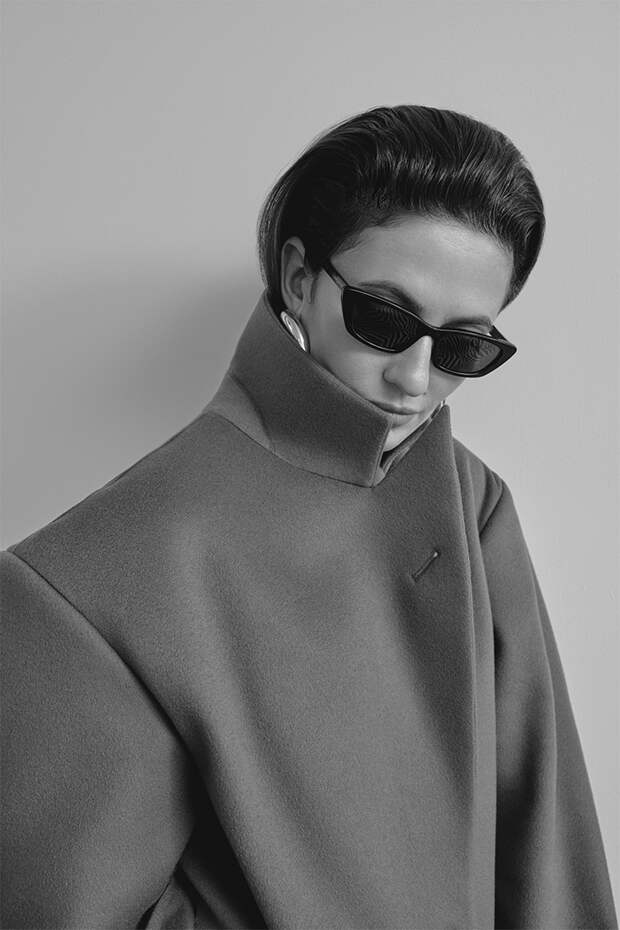 ПАЛЬТО, Второй Меховой х Снежанна Георгиева; ОЧКИ, Saint Laurent