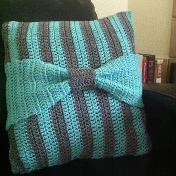 Striped Pillow Cover - Free crochet pattern - I love these colors!: 