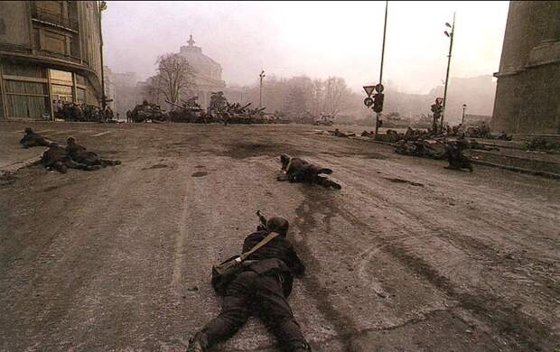 fighting-in-bucharest-romania-romanian-revolution-revolutia-romana-1989-romanians.jpg fighting-in-bucharest-romania-romanian-revolution-revolutia-romana-1989-romanians.jpg