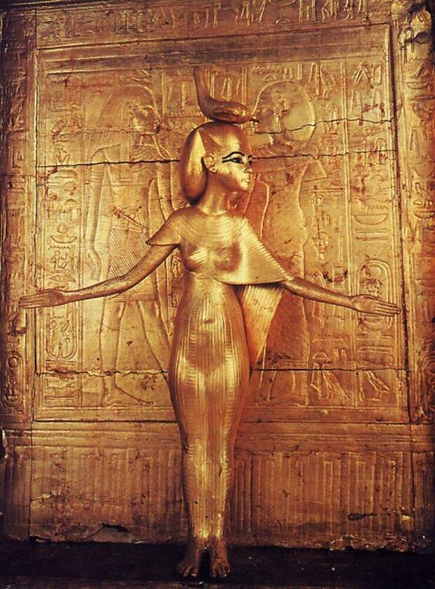 Одна из моих любимых статуэток древнего Египта… Богиня, охраняющая золотую святыню Тутанхамона. древний египет, интересно, история