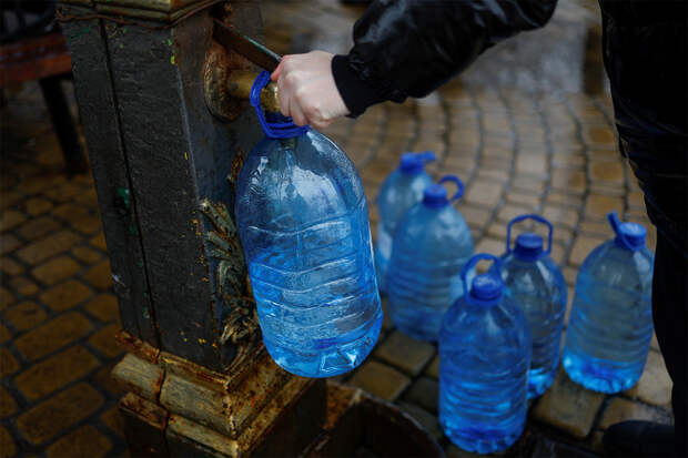 Без электроэнергии, отопления и воды: как сейчас живут в Киеве